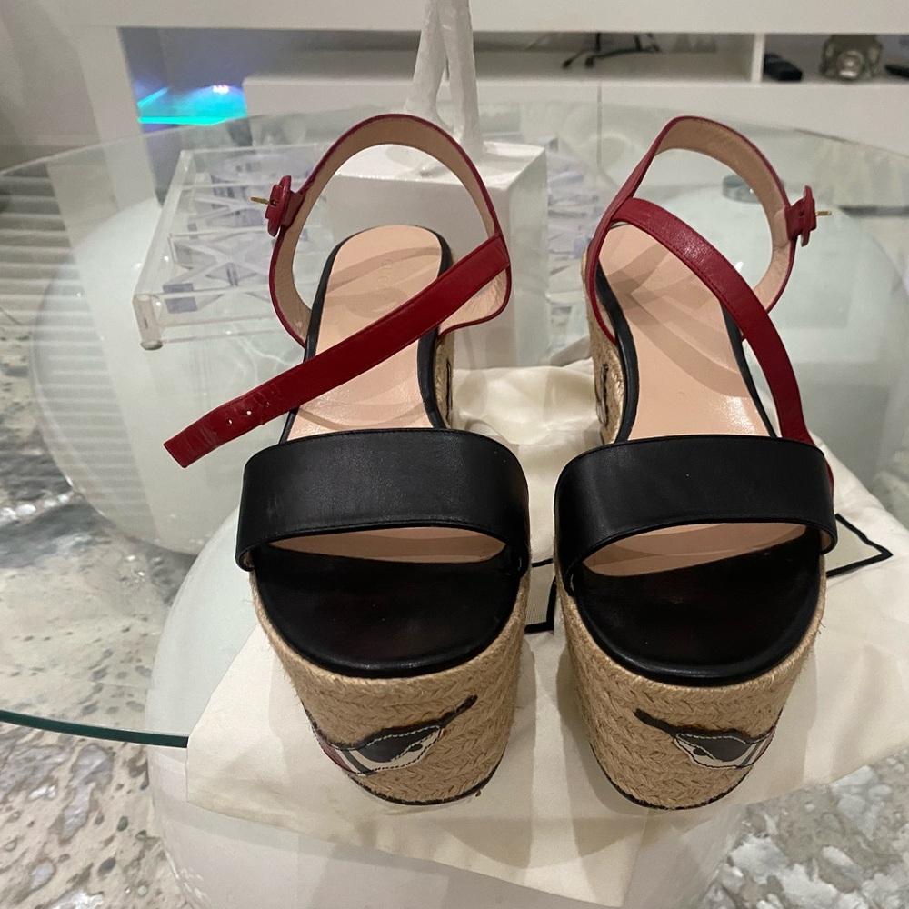 Gucci Black and Red Platform Espadrille Sandals with Snake Appliqué.  Size 41